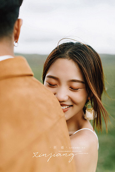 新疆旅拍婚紗攝影  旅拍婚紗照  新疆婚紗攝影工作室 外景婚紗照 